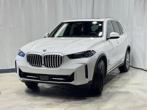 Used 2026 BMW X5 xDrive40i w/ Climate Comfort Package AWD/4WD image 3