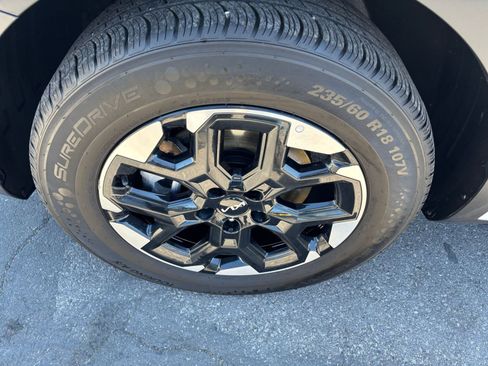 Used 2024 Kia Sorento S image 33