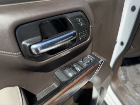 Used 2019 GMC Sierra 1500 SLT w/ X31 Off-Road Package AWD/4WD image 16