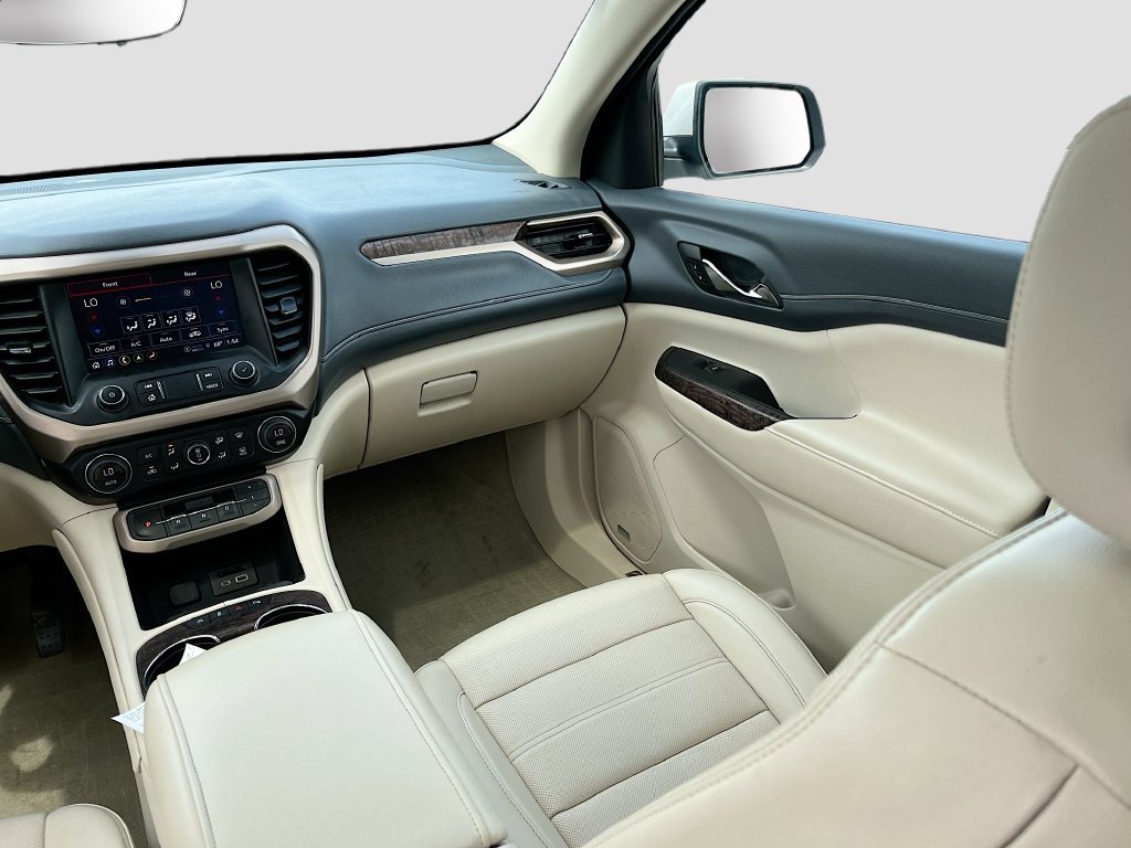 Used 2023 GMC Acadia Denali w/ Denali Technology Package AWD/4WD image 25