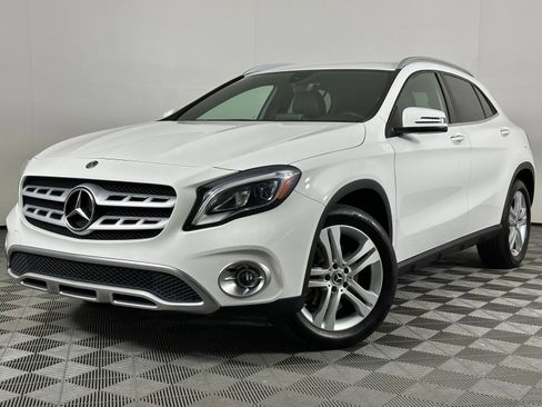 Used 2020 Mercedes-Benz GLA 250 w/ Premium Package image 35