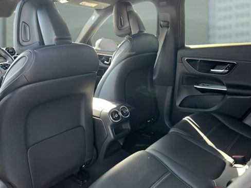 Used 2024 Mercedes-Benz GLC 300 image 25