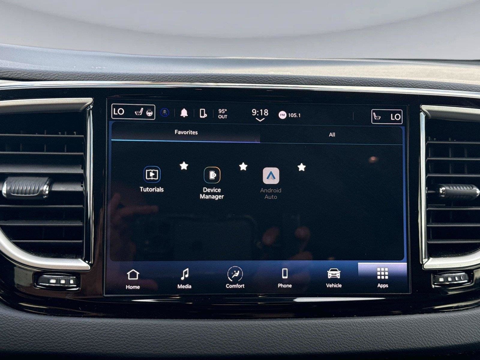 Used 2023 Chrysler Pacifica Touring-L FWD image 23