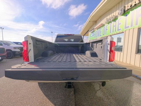 Used 2024 Chevrolet Silverado 3500 W/T image 21