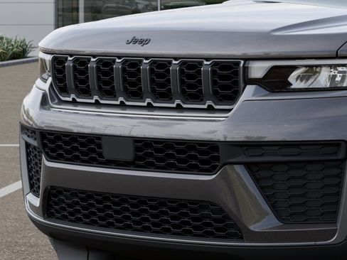 New 2026 Jeep Grand Cherokee Altitude AWD/4WD image 27