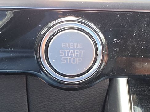 Used 2024 Kia Carnival SX Prestige FWD image 25