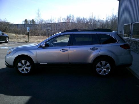 Used 2012 Subaru Outback 2.5i Limited w/ Moonroof Pkg AWD/4WD image 4