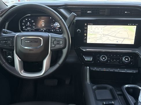 Used 2025 GMC Sierra 2500 Denali w/ Denali Reserve Package AWD/4WD image 4
