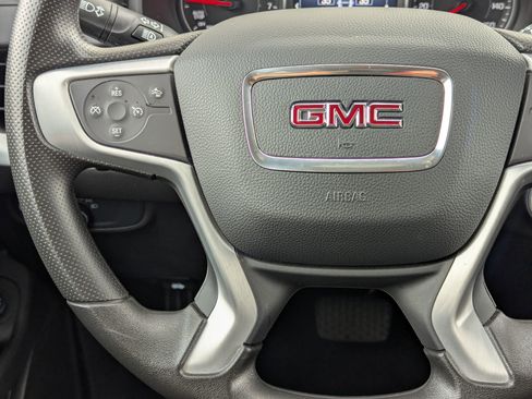 Used 2024 GMC Terrain SLE w/ Driver Convenience Package image 21
