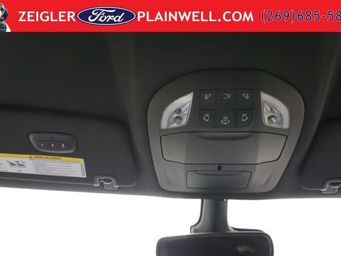 Used 2025 Chrysler Pacifica Select FWD image 32
