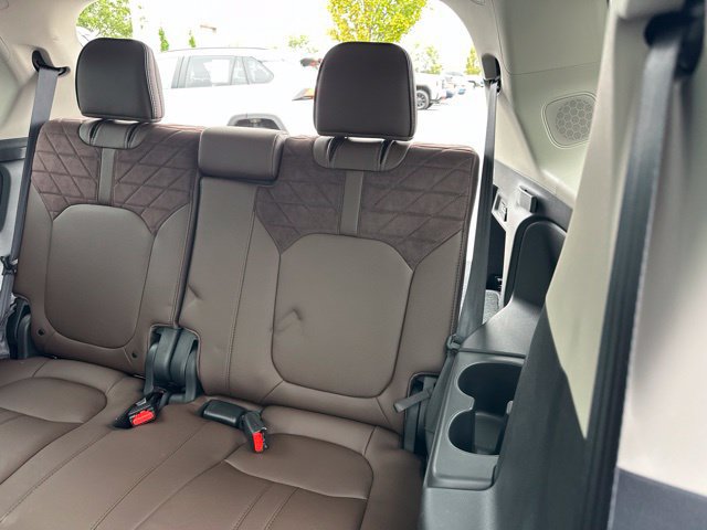 Used 2026 Honda Pilot Elite image 12