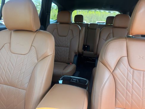 Used 2024 Kia Telluride EX X-Line image 10