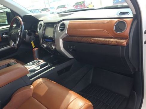Used 2019 Toyota Tundra Platinum AWD/4WD image 32