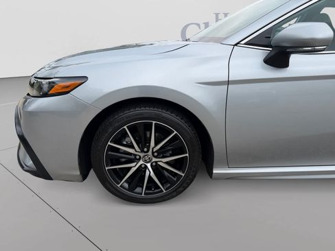 Used 2024 Toyota Camry SE FWD image 19