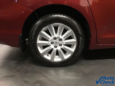 Used 2017 Toyota Sienna LE image 19