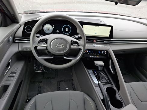 Certified 2024 Hyundai Elantra SEL image 11