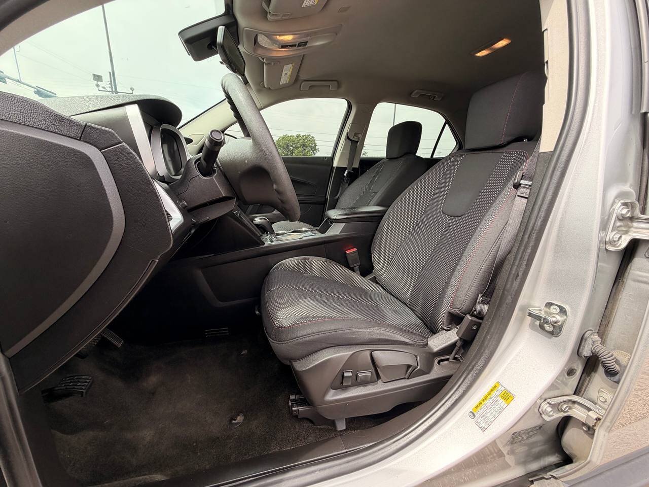Used 2017 Chevrolet Equinox LS FWD image 10