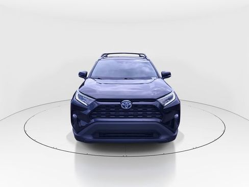 Used 2020 Toyota RAV4 XLE w/ Convenience Package AWD/4WD image 3