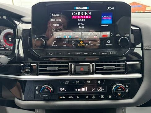Used 2025 Nissan Pathfinder Platinum FWD image 9