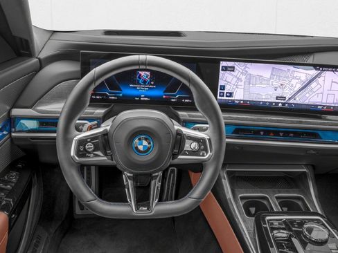 New 2026 BMW i7 M70 AWD/4WD image 4