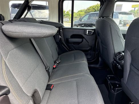 Used 2025 Jeep Wrangler Unlimited Sport AWD/4WD image 24