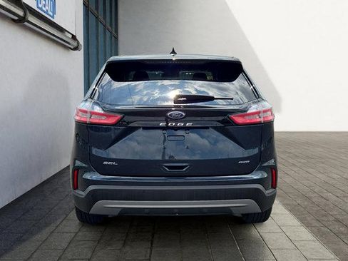 Certified 2023 Ford Edge SEL w/ Convenience Package AWD/4WD image 4