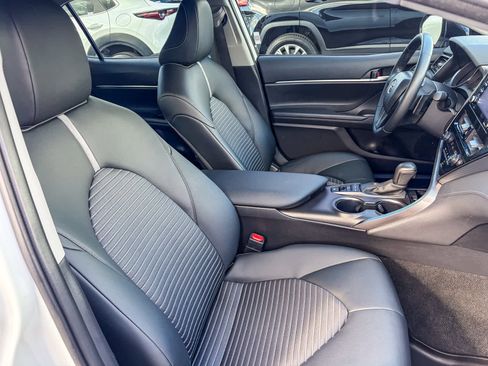 Used 2024 Toyota Camry SE w/ Convenience Package image 15