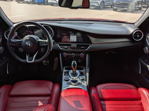 Used 2022 Alfa Romeo Giulia Veloce image 14