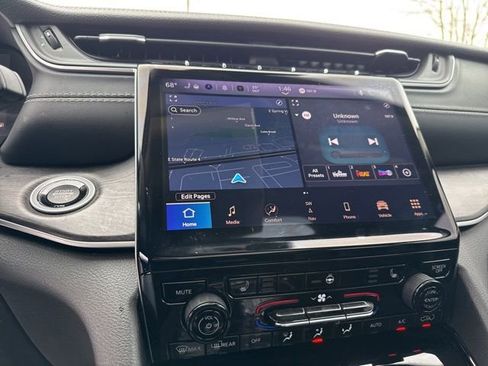 Certified 2022 Jeep Grand Cherokee Limited w/ MOPAR Finishing Package image 6