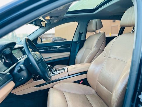 Used 2011 BMW ALPINA B7 xDrive image 10