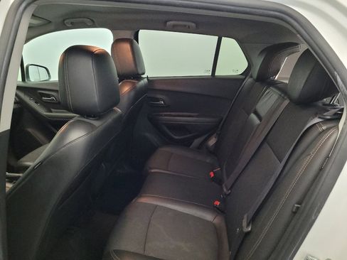 Used 2018 Chevrolet Trax LT w/ LT Convenience Package AWD/4WD image 18