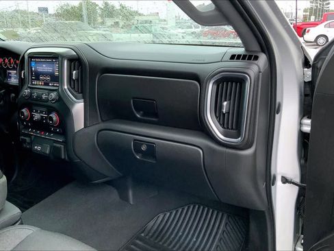 Used 2019 Chevrolet Silverado 1500 LT AWD/4WD image 17