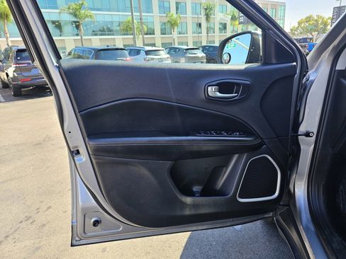 Used 2019 Jeep Compass Latitude w/ Popular Equipment Group image 22