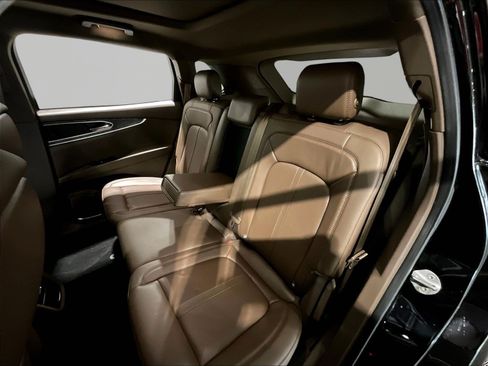 Used 2018 Lincoln MKX Reserve w/ Driver Assistance Package FWD image 21