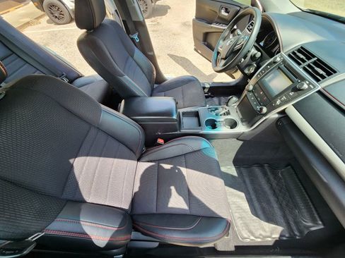 Used 2016 Toyota Camry SE FWD image 9