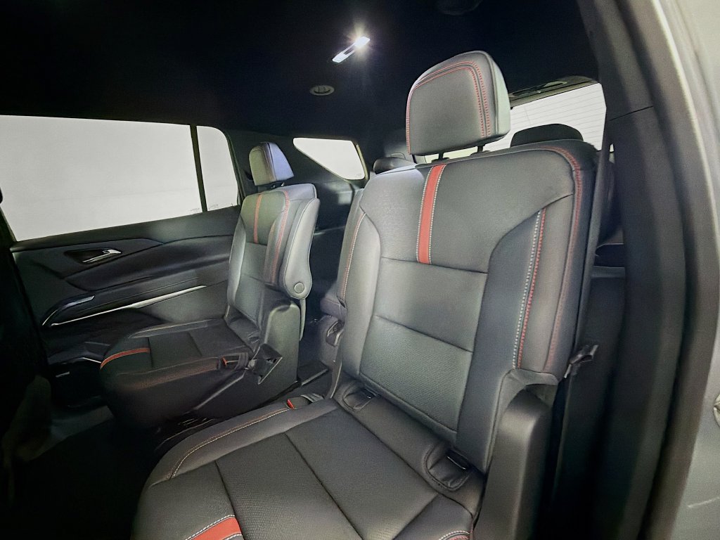 New 2026 Chevrolet Traverse RS w/ LPO, Floor Liner Package AWD/4WD image 19