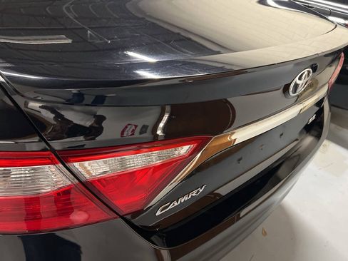Used 2017 Toyota Camry SE FWD image 28