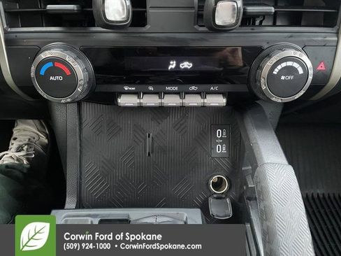 Used 2025 Toyota Tacoma TRD Off-Road image 29