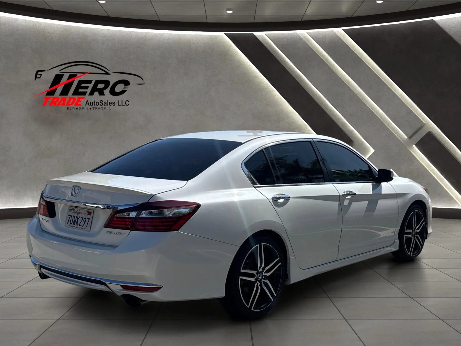 Used 2017 Honda Accord Sport image 6