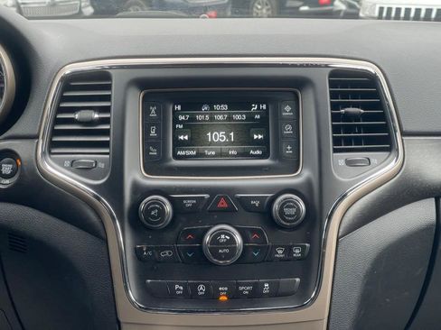 Used 2017 Jeep Grand Cherokee Laredo w/ Quick Order Package 23E AWD/4WD image 21
