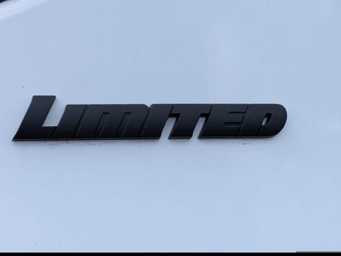 Used 2026 Toyota Tundra Limited AWD/4WD image 12