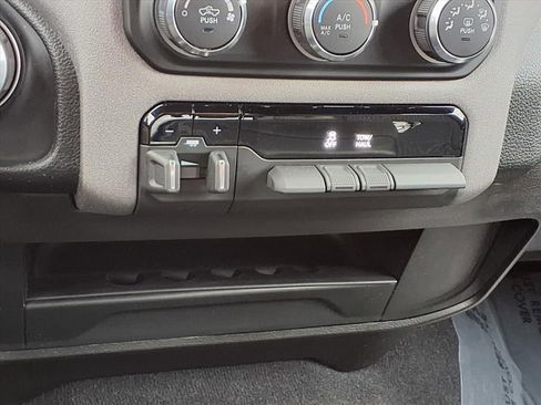 Used 2024 RAM 2500 Tradesman w/ Chrome Appearance Group image 10