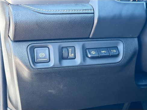 Used 2023 GMC Acadia Denali w/ Denali Ultimate Package FWD image 10