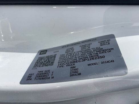 Used 2023 Chevrolet Colorado W/T RWD image 12