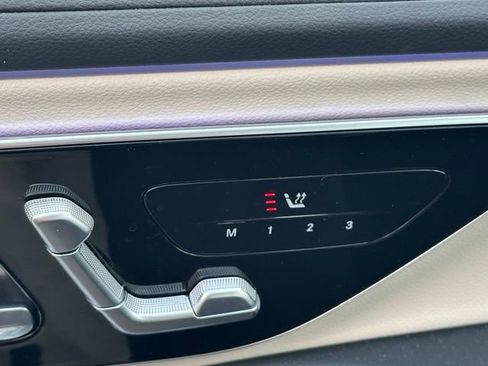 Used 2025 Mercedes-Benz E 350 4MATIC Sedan image 29