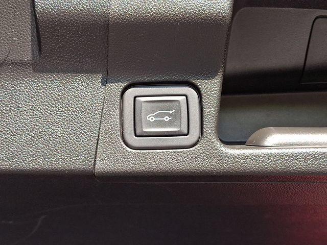 Used 2023 GMC Acadia SLE w/ Driver Convenience Package AWD/4WD image 30