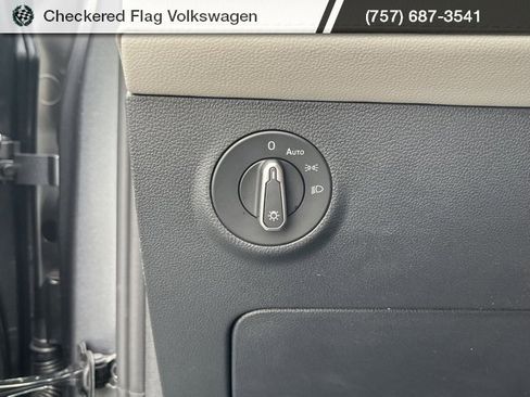 New 2025 Volkswagen Taos SEL image 31