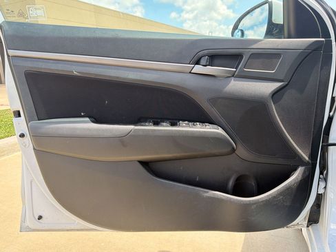 Used 2018 Hyundai Elantra SEL FWD image 20