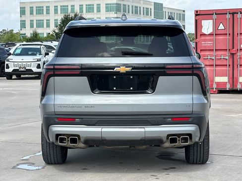 Used 2024 Chevrolet Traverse LT AWD/4WD image 5