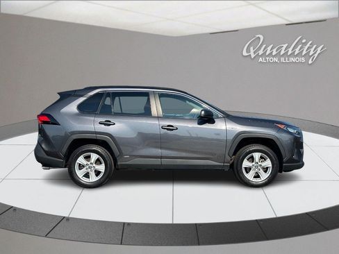 Used 2021 Toyota RAV4 LE AWD/4WD image 3